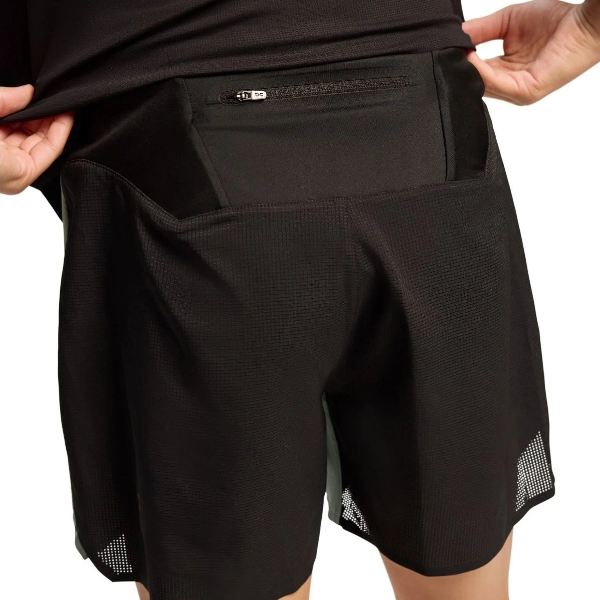 On Running 5 Inch Lightweight Running Shorts - Mens