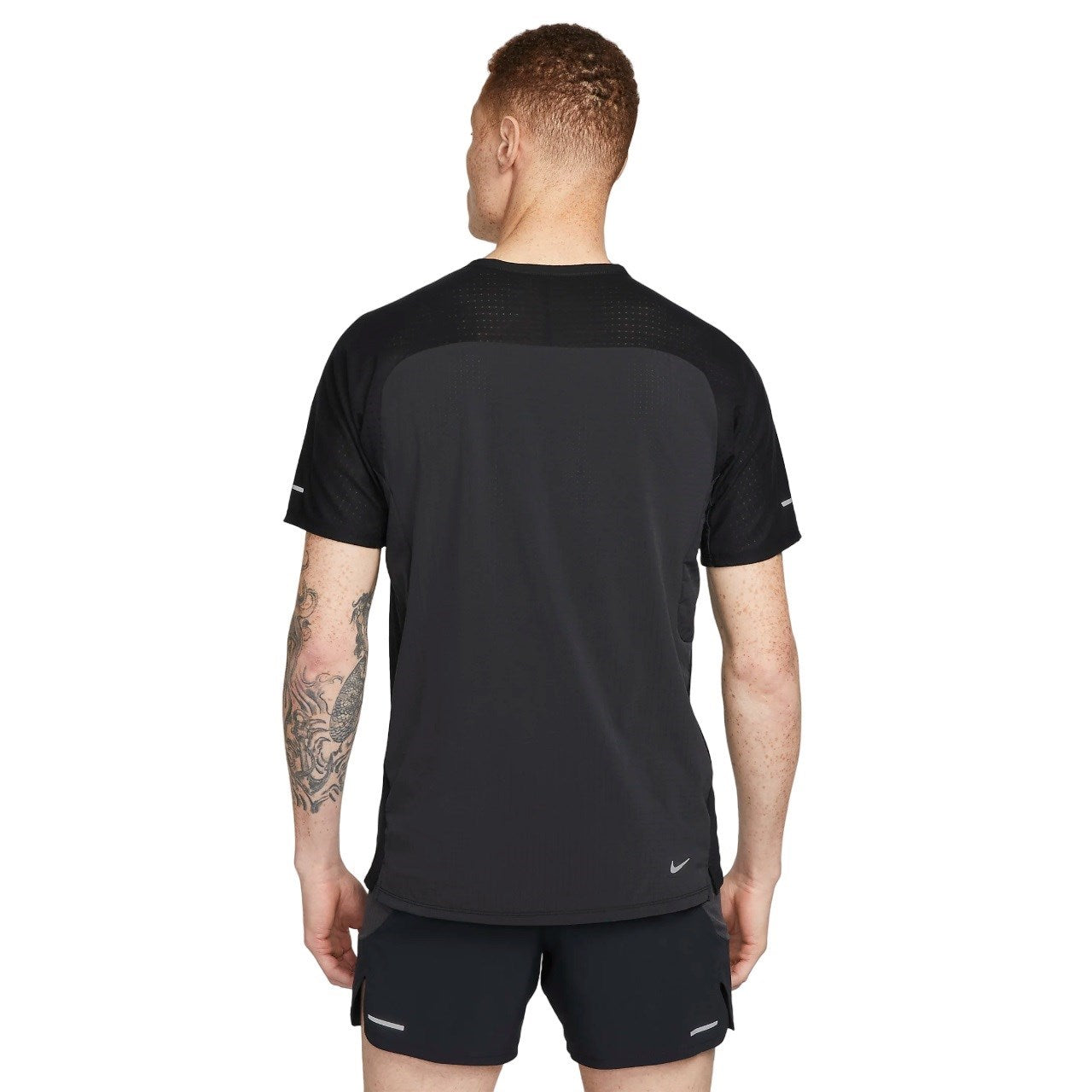 Nike Dri-Fit Solar Chase Trail Running T-Shirt - Mens