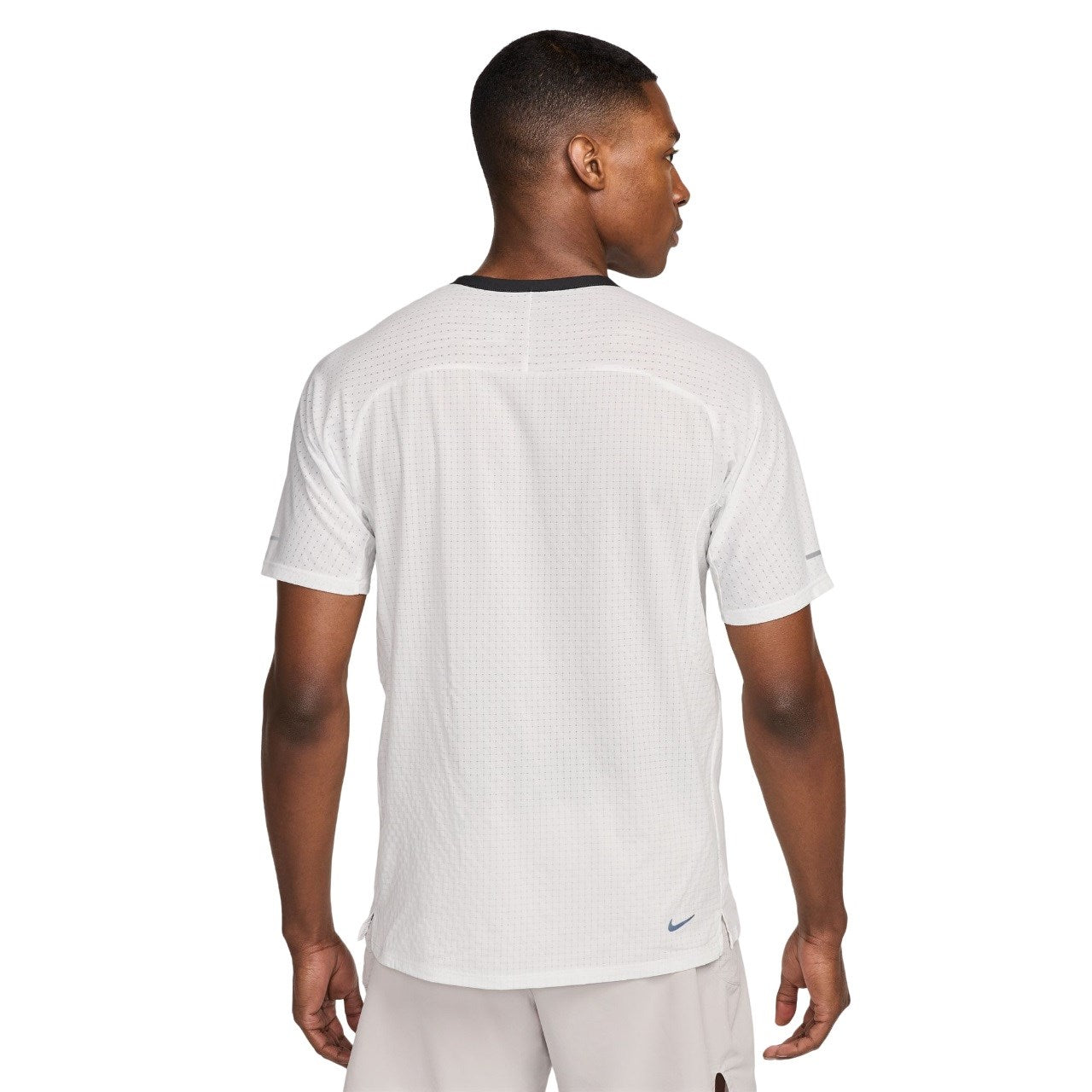 Nike Dri-Fit Solar Chase Trail Running T-Shirt - Mens